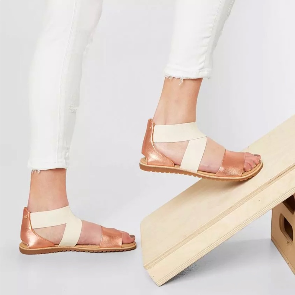 Sorel Ella Leather Sandal Rose Gold + White